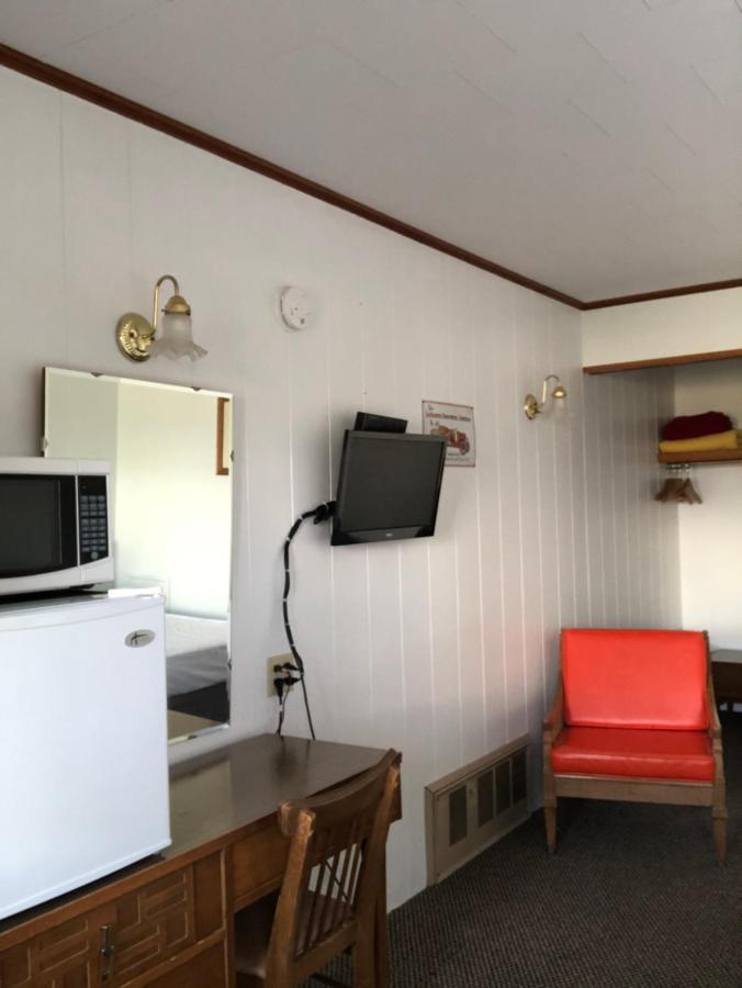 Firehouse Inn Saint Ignace Eksteriør billede