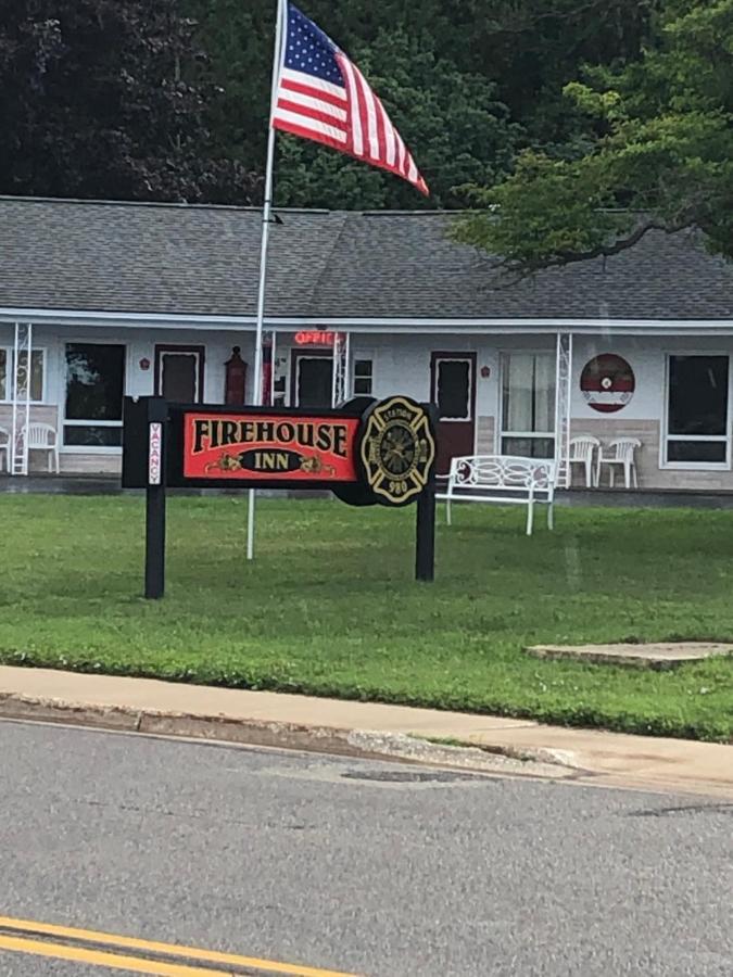 Firehouse Inn Saint Ignace Eksteriør billede