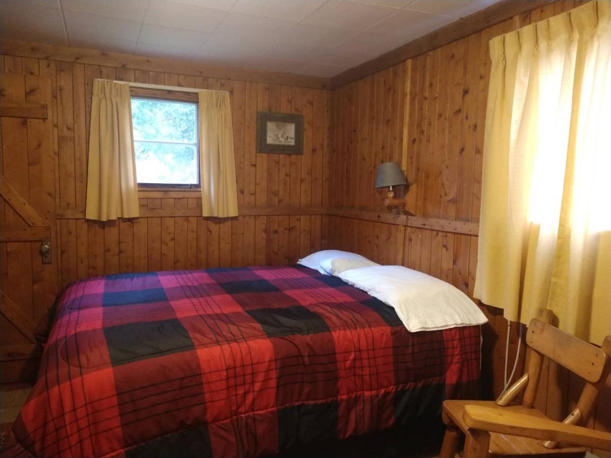 Firehouse Inn Saint Ignace Eksteriør billede