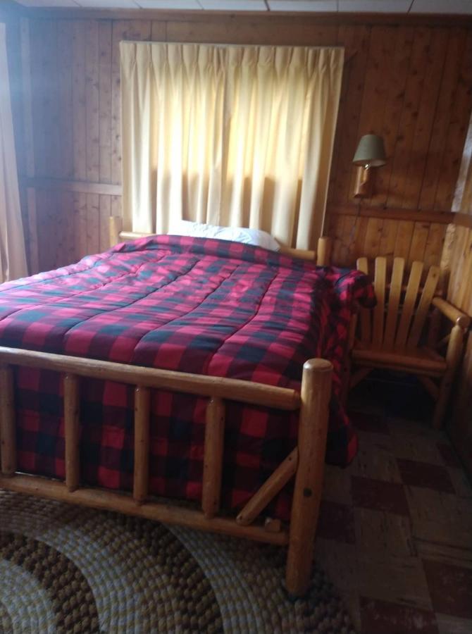 Firehouse Inn Saint Ignace Eksteriør billede